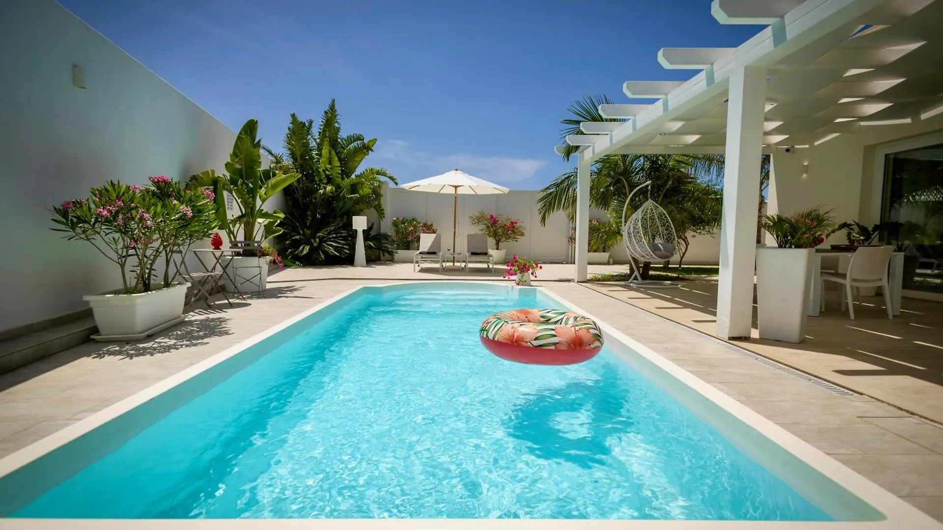 Golden Holiday 2 Ville Con Piscine Indipendenti E Separate Terrasini Italy