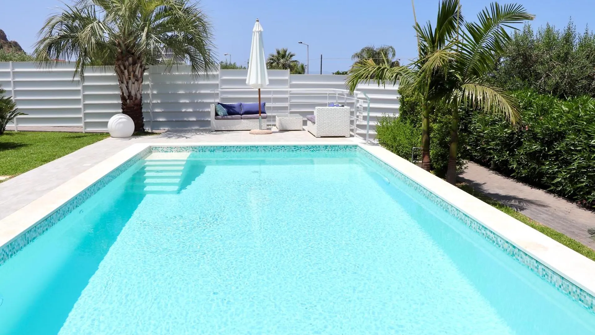 Golden Holiday 2 Ville Con Piscine Indipendenti E Separate Terrasini
