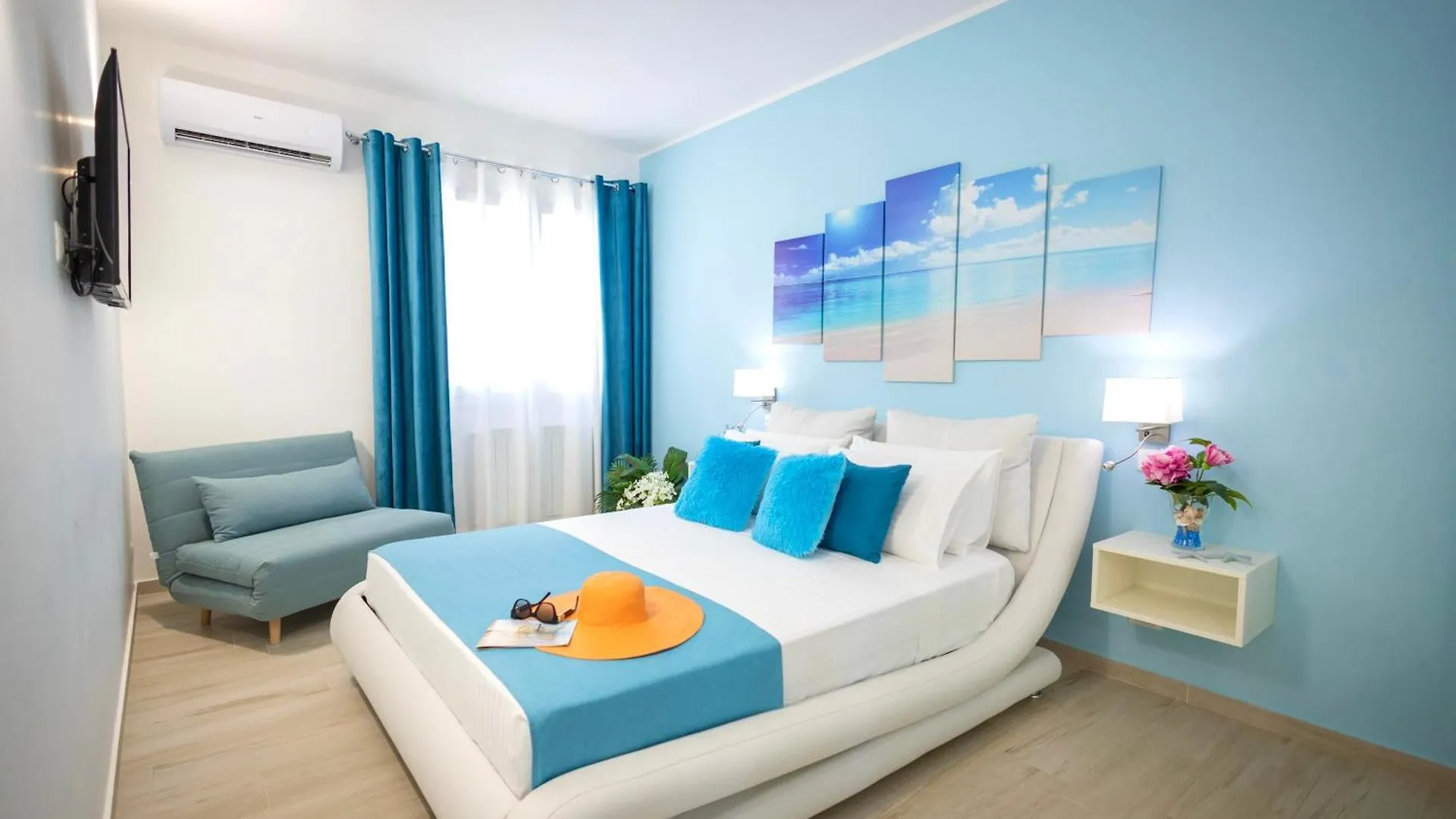 Golden Holiday 2 Ville Con Piscine Indipendenti E Separate Terrasini